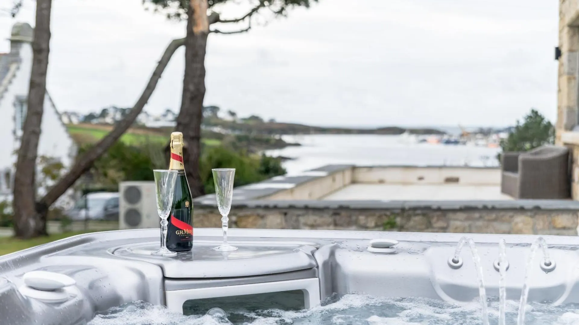 Ker Lan - Maison De Caractere Avec Spa Et Vue Mer Lanildut 0*,  France