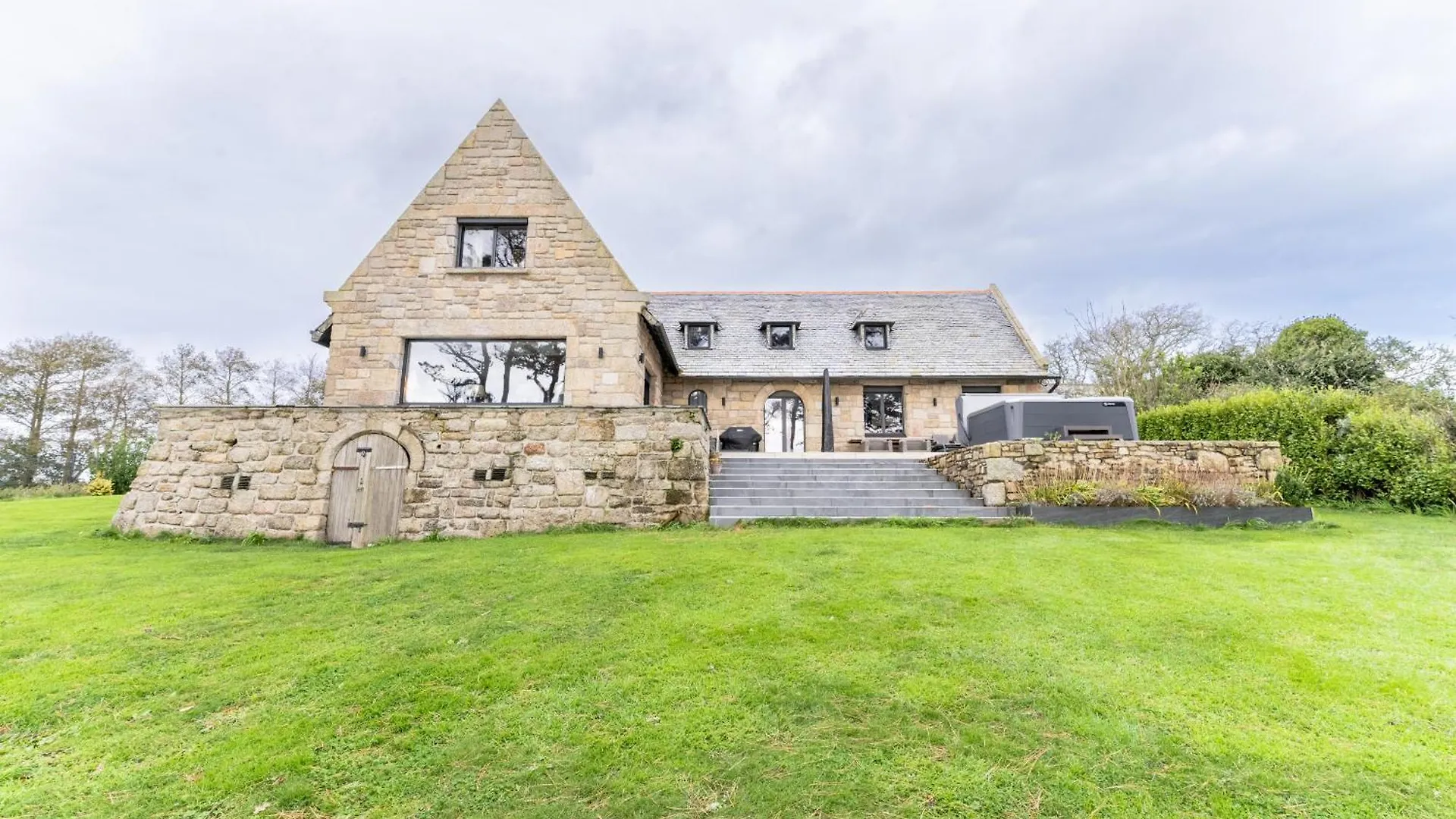 Ker Lan - Maison De Caractere Avec Spa Et Vue Mer Lanildut